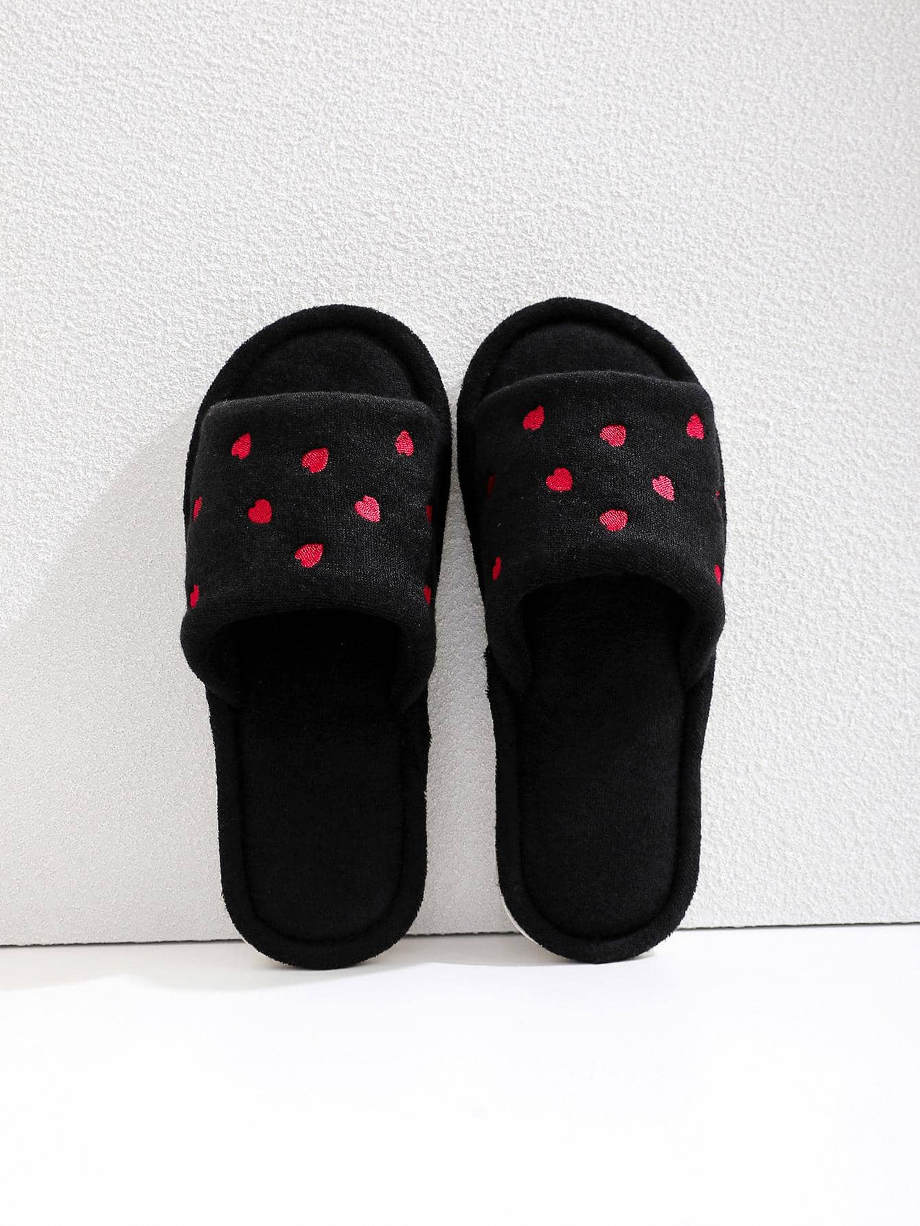女性愛心刺繡毛茸茸臥室滌綸時尚家居拖鞋 - 黑色 - 查看 1