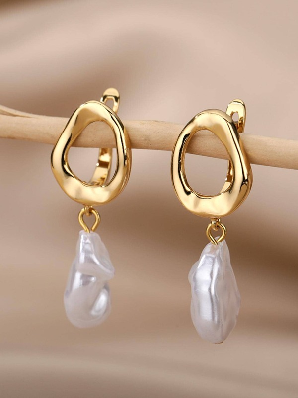 1pair Simple & Elegant Baroque & Asymmetrical Natural Freshwater Faux Pearl Pendant Earrings, Suitable For Women's Daily Wear