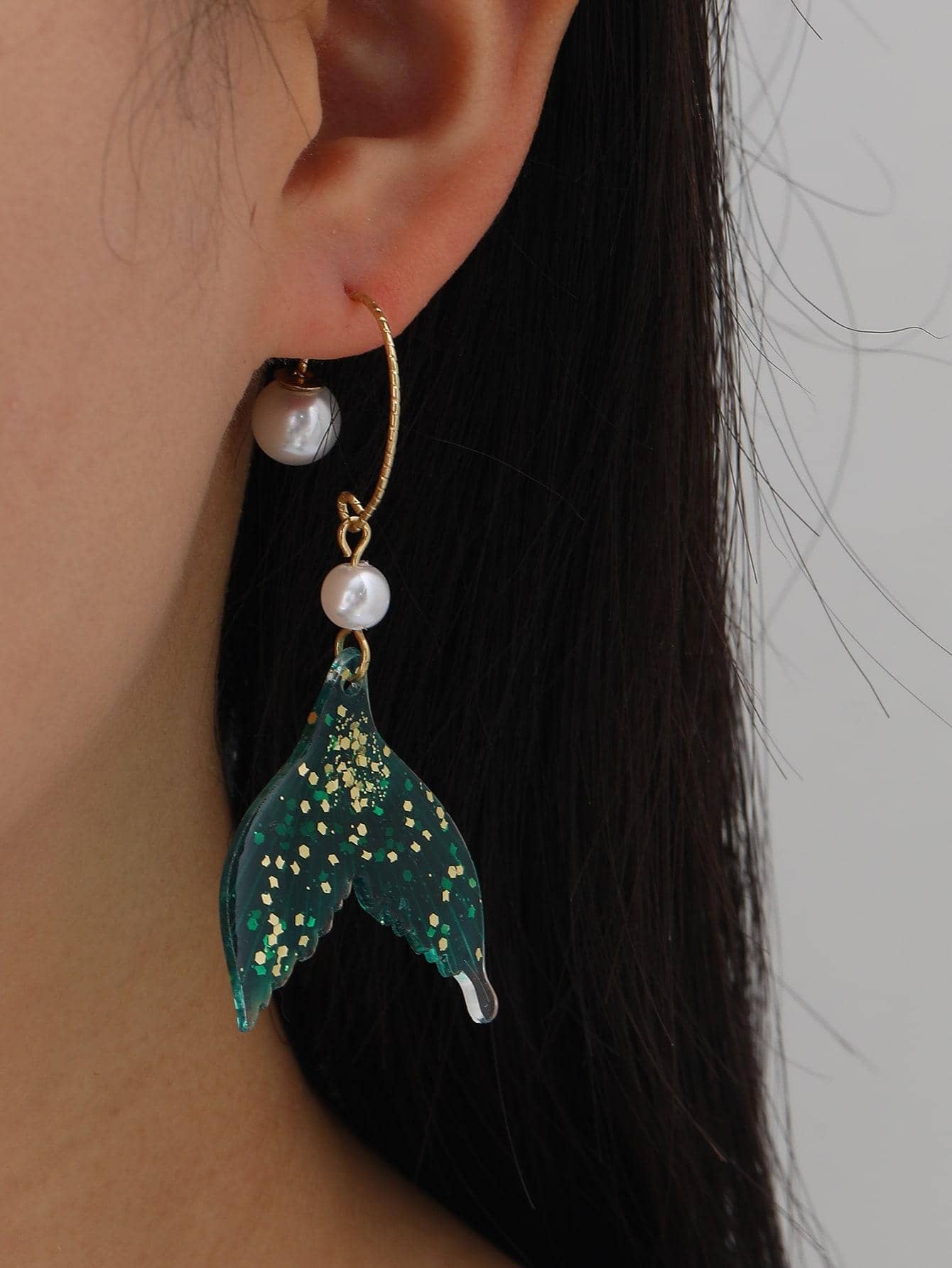 Faux Pearl Decor Fish Tail Drop Earrings - Green - View 1