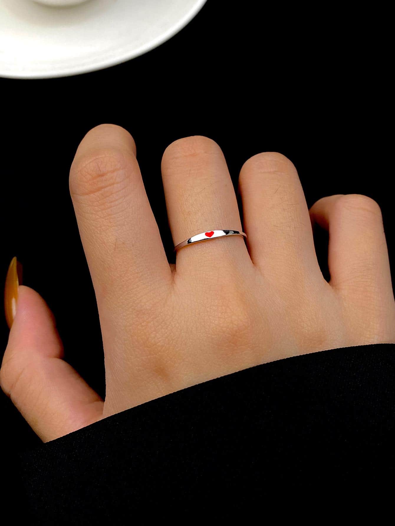 ESBERRY 1枚红色爱心极简戒指，S925纯银铂金色首饰，精致日常佩戴，情人节礼物 - 銀色 - 查看 2
