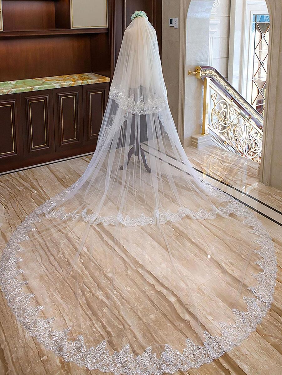 1件双层长款薄纱新娘头纱，带长拖尾和浪漫白色弹力蕾丝，非常适合旅行拍摄、婚礼配饰和秋季女装。 - 白色 - 查看 1