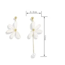 1 对时尚花朵吊坠不对称耳环，带流苏和人造珍珠细节，甜美夸张的设计，是情人节、妈妈、母亲、母亲节、礼物的理想生日礼物 - 白色 - 查看 5