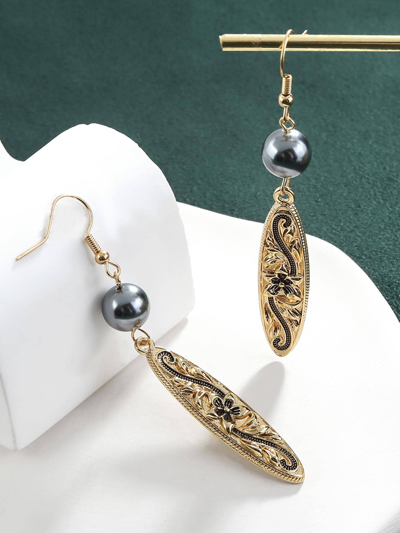 花細節橢圓形耳墜 - 金色 - 查看 1