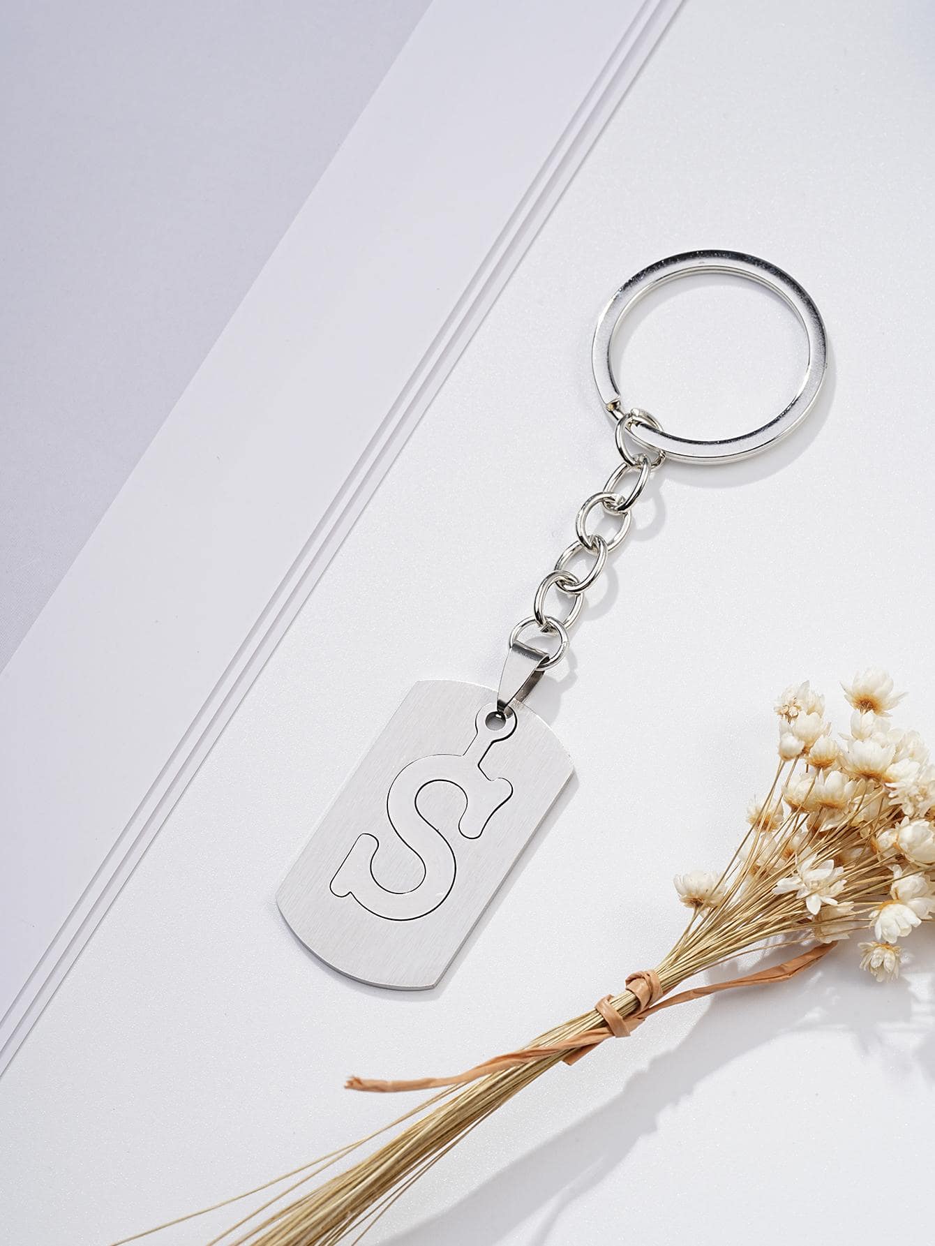 1pc Men Letter Chi tiết móc khóa thời trang để làm quà tặng - Bạc - Xem 1