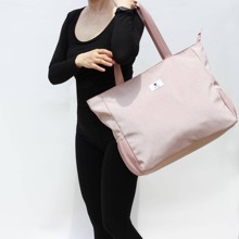 LARGE BEACH BAG Water Resistant Lightweight 20 inch Women Tote Bag for Gym Beach Travel Pool Yoga Nurse - 中紫紅色 - 查看 6