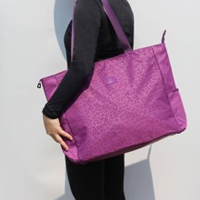 LARGE BEACH BAG Water Resistant Lightweight 20 inch Women Tote Bag for Gym Beach Travel Pool Yoga Nurse - 酒紅色 - 查看 5