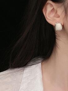 Pendientes de tachuela geométricos - Beis - Ver 2