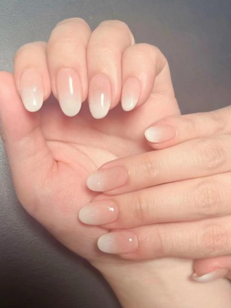 24片椭圆渐变全覆盖式美甲贴片套装，提升您的美甲造型，美甲用品