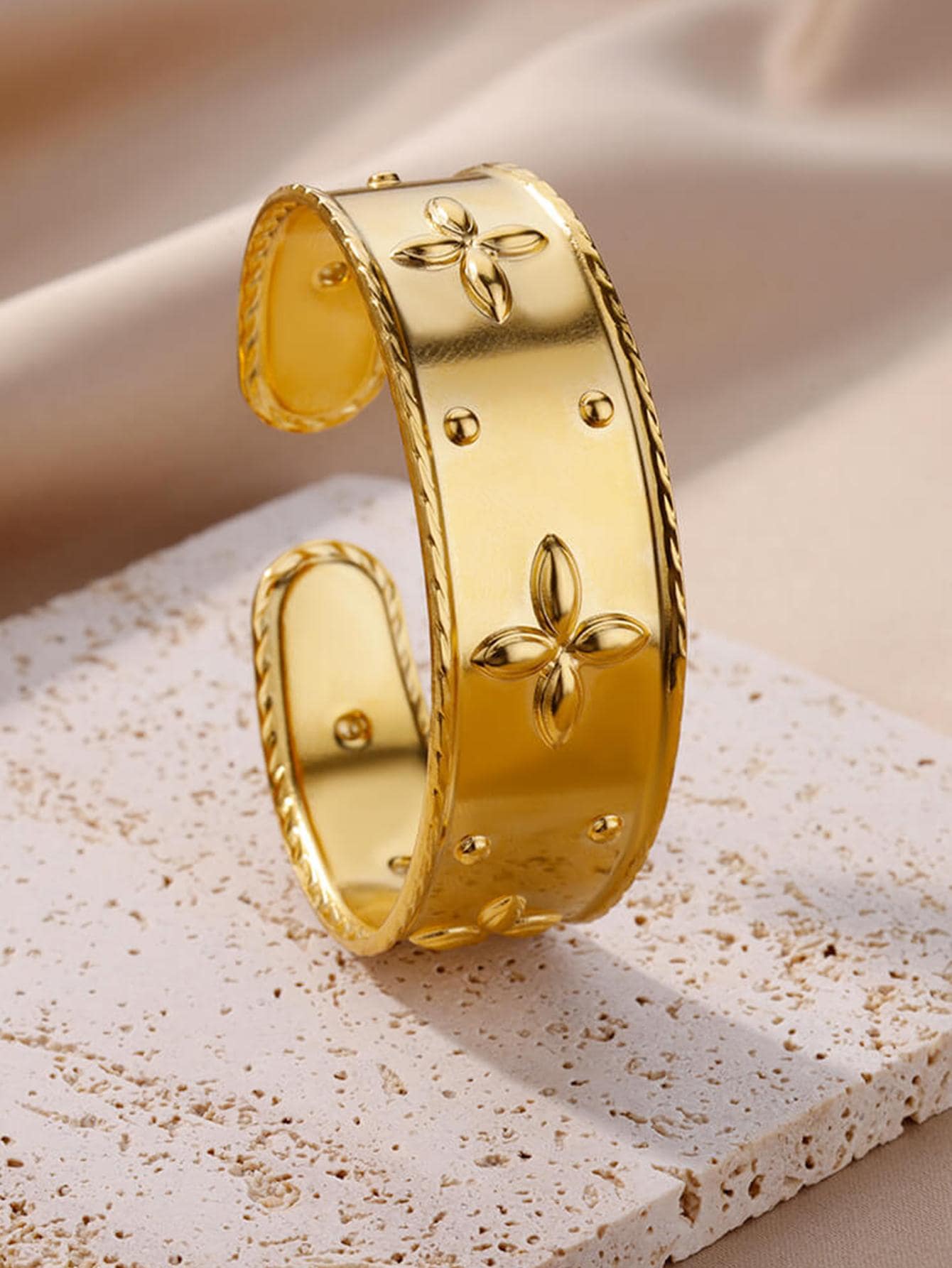 1pc Stainless Steel European & American Fashion Personalized Cross Decor Cuff Bangle C Design Simple Bangle - Yellow Gold - View 4
