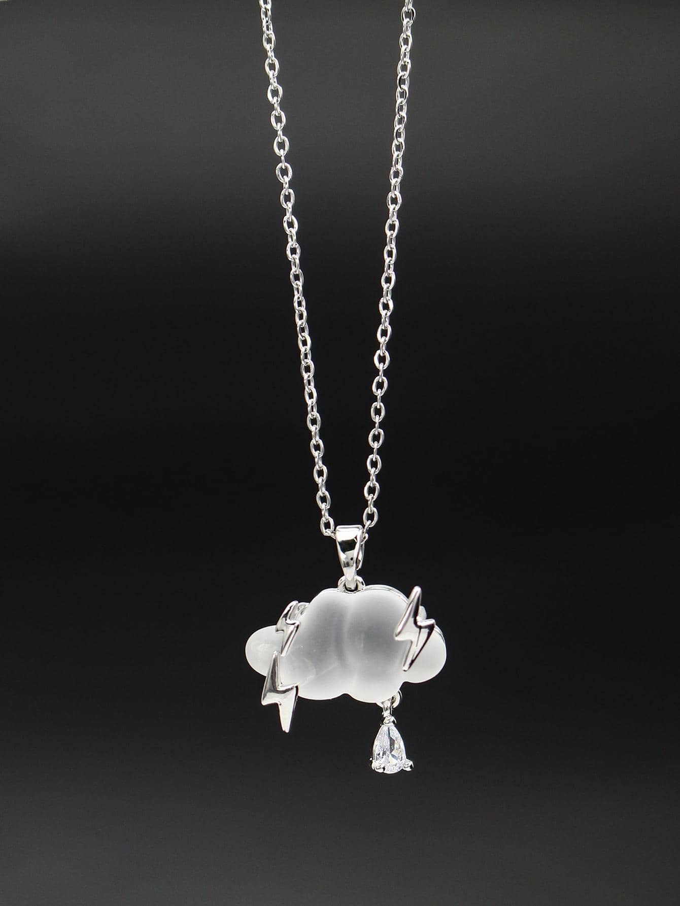 1 pièce Collier avec pendentif mode cuivre nuage pour femme pour cadeau de rencontre