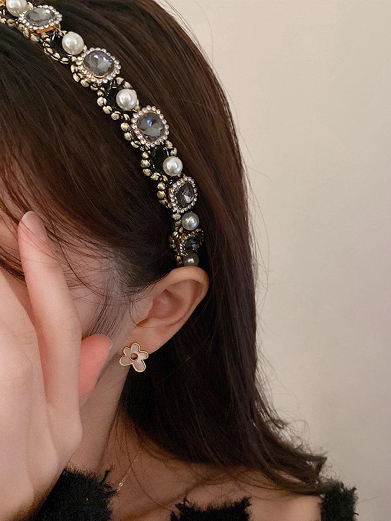 皇家風格1入組女士假珍珠和鑽石幾何裝飾時尚發帶，適合裝飾頭髮 - 黑色 - 查看 1