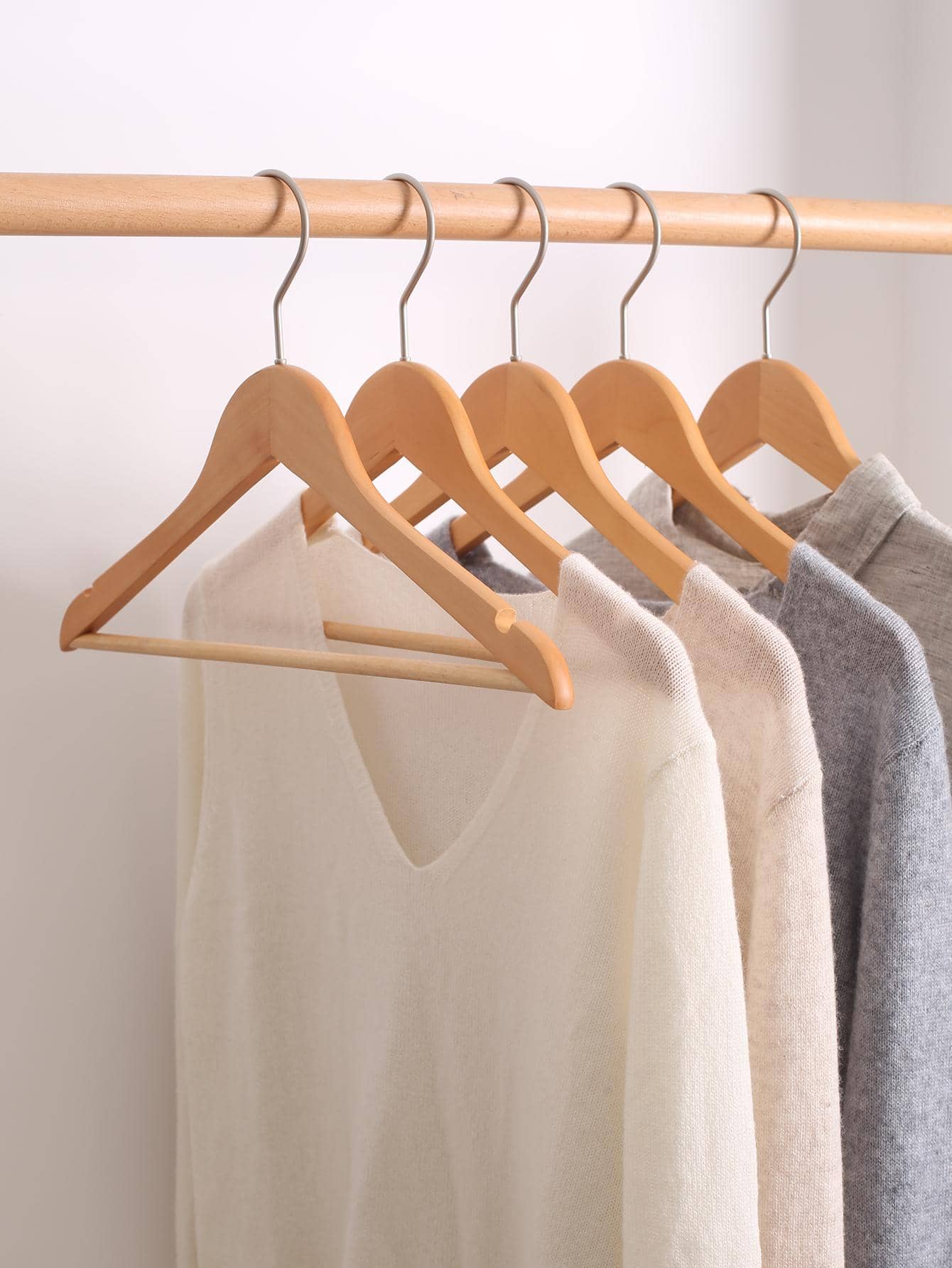 5 piezas/set colgador de ropa de madera, diseño de madera de loto, estante de ropa antideslizante y ahorrador de espacio para el armario del hogar - Beis - Ver 1