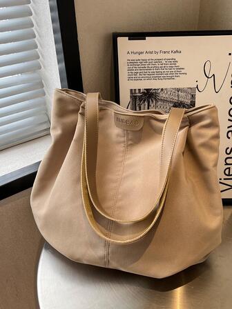 大購物袋字母貼飾針腳細節