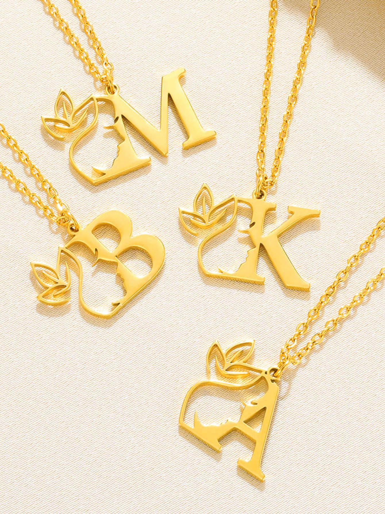 1入組不銹鋼新款歐美風格字母項鍊帶鏤空側面肖像26入組字母吊墜男女 - 金黃色 - 查看 1