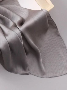 1 pieza Hiyab de satén de unicolor texturizado y versátil - Gris Oscuro - Ver 2