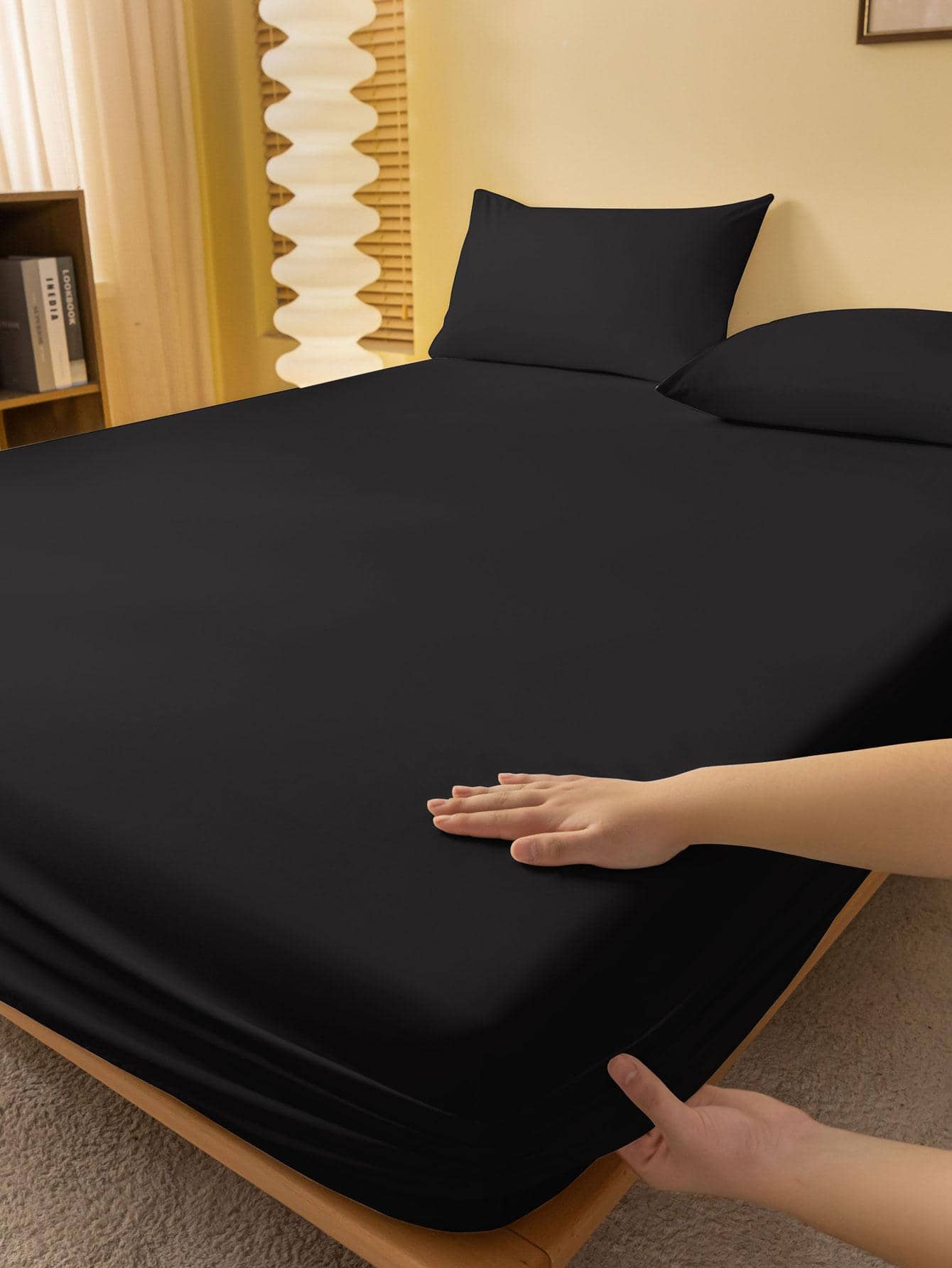 1pc Soft & Breathable Solid Color Brushed Fitted Sheet, Minimalist Modern Fitted Sheet Mattress Cover, Bedroom Bedspread, Pink Bedding Mattress Protector, White Linens, Twin Size Bedding Set, Queen Size Extra Large Bed Spread (Pillow And Pillow Case Not Included) - Black - View 1