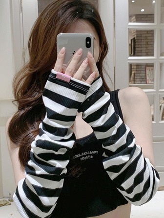 1對女士條紋圖案防曬時尚露指手套適合夏天