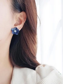 A Pair Of Blue French Women's Earrings With A Retro And Noble Elegant, Versatile Ear Clips Without Ear Holes, Dating Accessories - Navy Blue - View 3