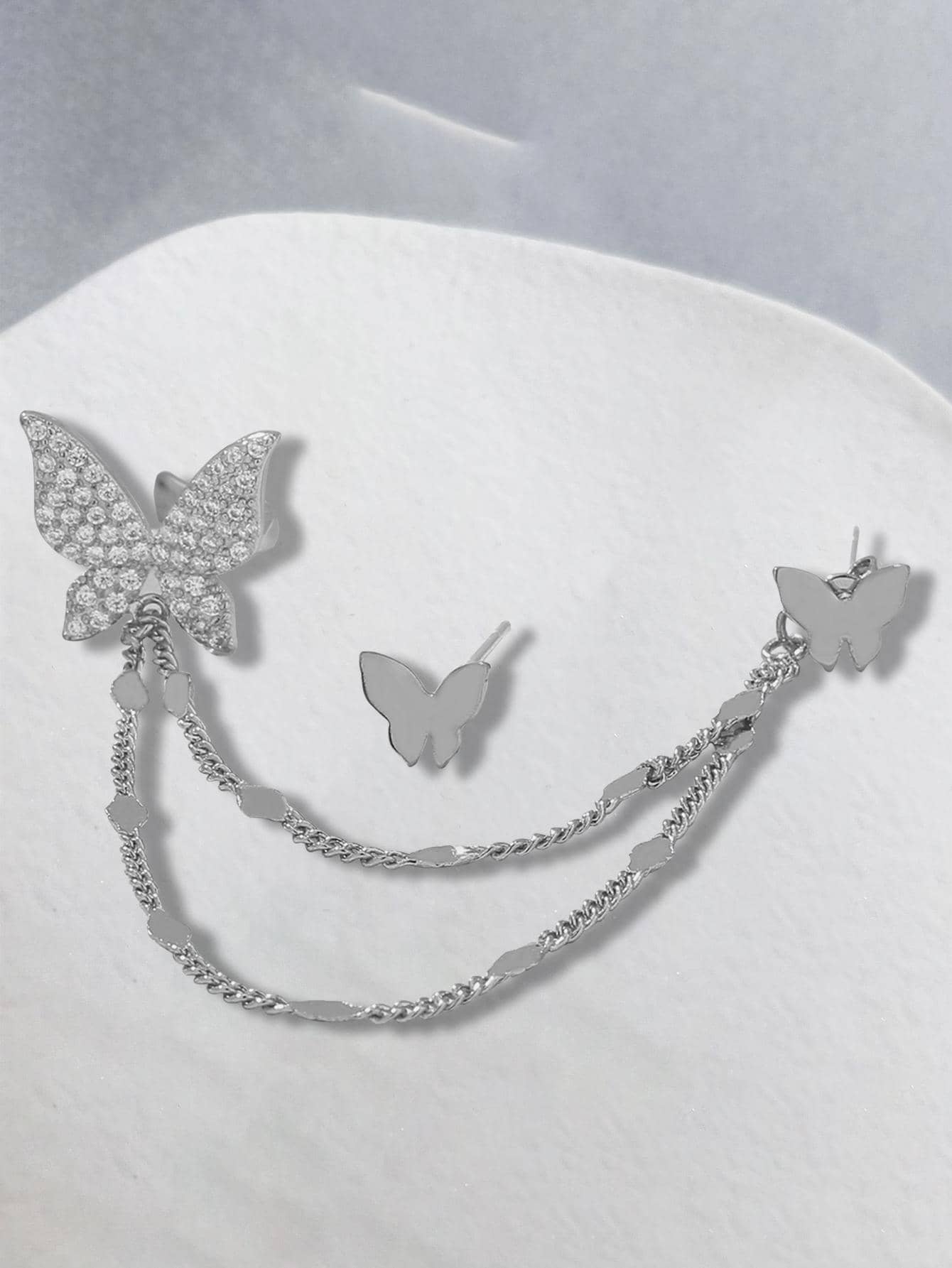 2pcs Fashionable Butterfly Micro-Inlaid Zirconia Ear Cuff Stud Earrings Set (Random Rhombus Quantity)