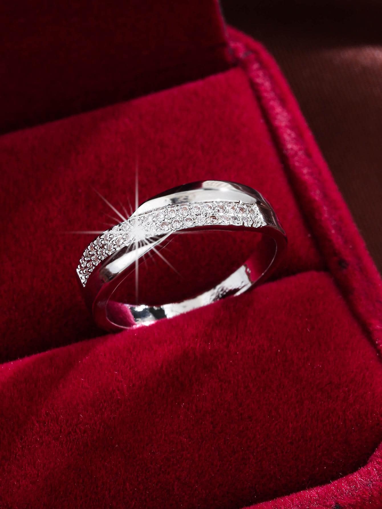 1入組魅力四射方晶鋯石裝飾戒指適合女士適用於訂婚禮物 - 銀色 - 查看 1