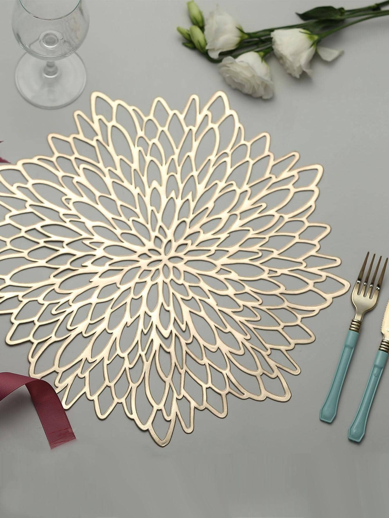 Thảm bảng PVC 1PC, Vị trí hốc hoa kim loại sáng tạo cho bữa tiệc, bàn ăn - Vàng - Xem 1