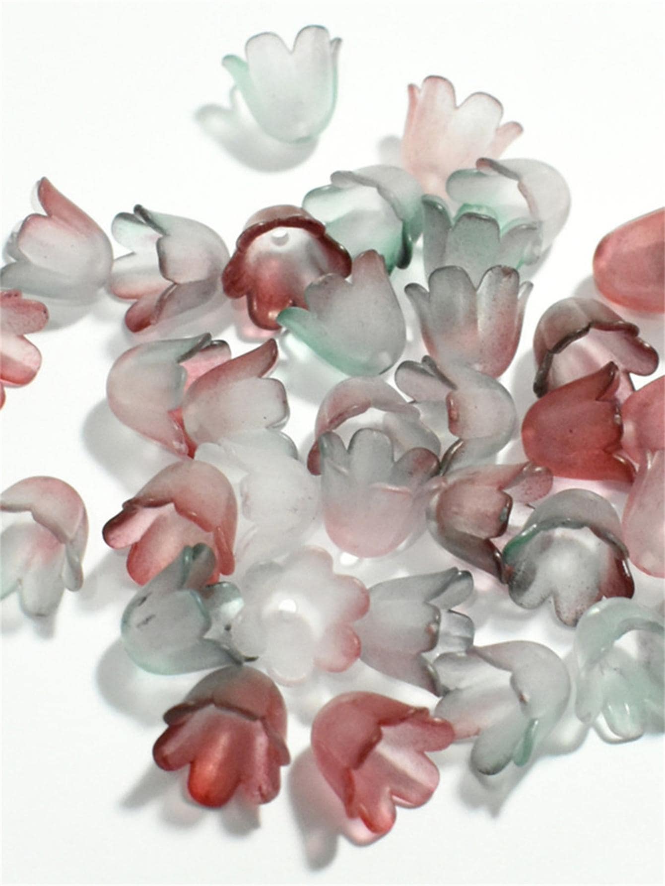 7*11毫米 50颗彩色花朵珠子，亚克力珠，适用于珠宝制作、发夹、手工DIY工艺品 - 玫瑰紅 - 查看 1