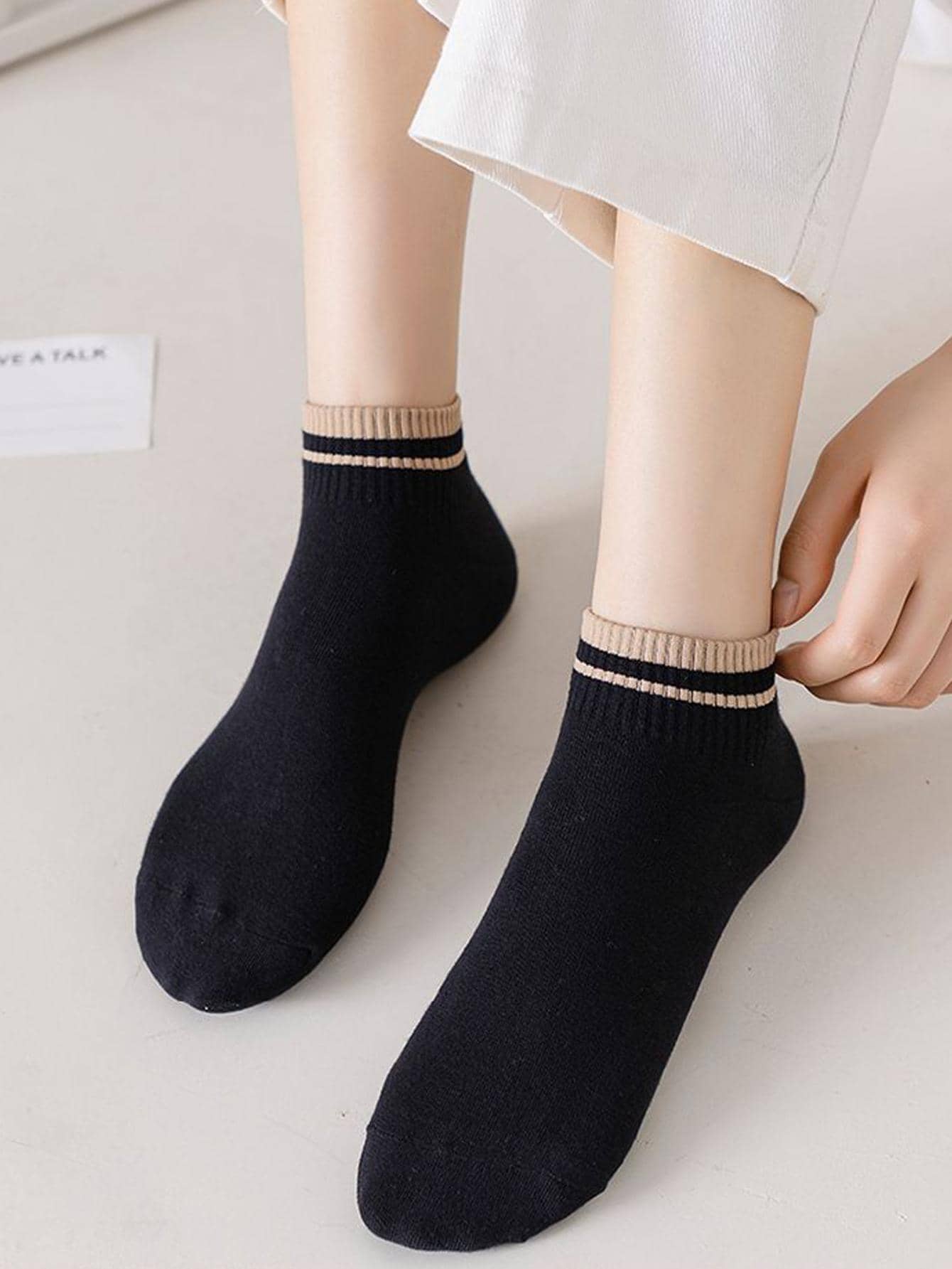 1對女士條紋圖案休閒短襪適合夏天