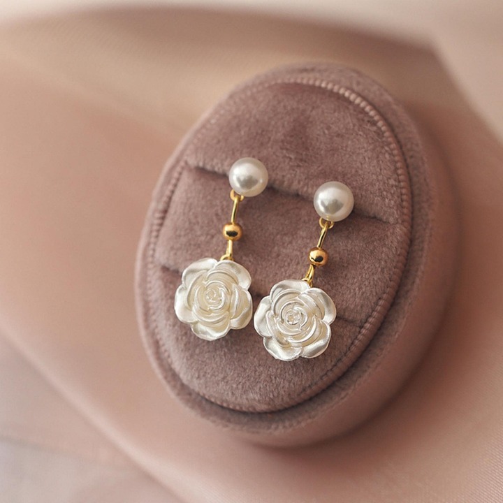 1pair White Rose Flower & Faux Pearl Dangle Earrings For