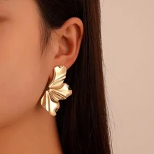 1pair Vintage Exaggerated Flower Asymmetrical Petals Design Alloy Stud Earrings - Gold - View 2