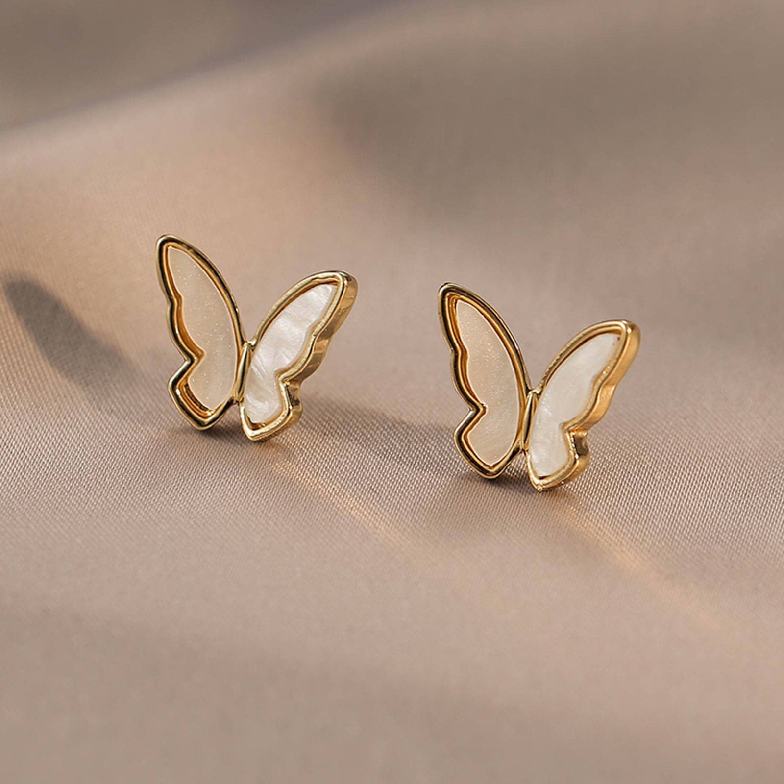 1對女士假珍珠蝴蝶夾式耳環 - 蝴蝶型 - 查看 1