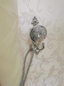 1入組水鑽裝飾窗簾擋板帶2入組螺絲和2入組擴張管 - 銀色 - 查看 2