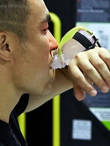 1 pieza Botella de agua portátil verde PP deportivo con muñequera para correr - Verde - Ver 2