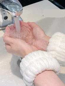 1pc Solid Fuzzy Sport Wristband - Multicolor - View 4