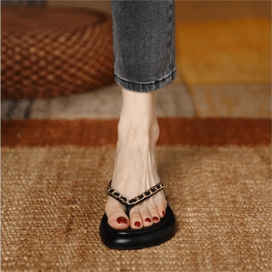 الموضة صنادل بأشرطة رفيعة الى ديكور سلسلة صنادل مسطح - الأسود - مشاهدة 1