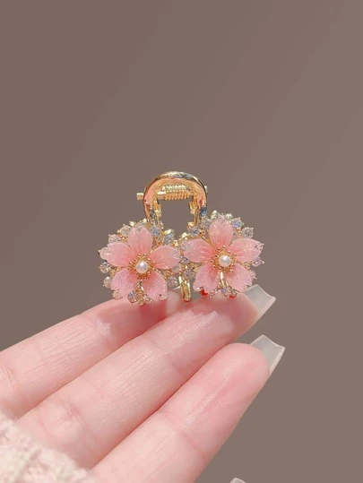 1个可爱粉色樱花水钻仿珍珠金属发夹，适合日常佩戴，爪夹，冬季发饰，花朵发夹，夏季发夹