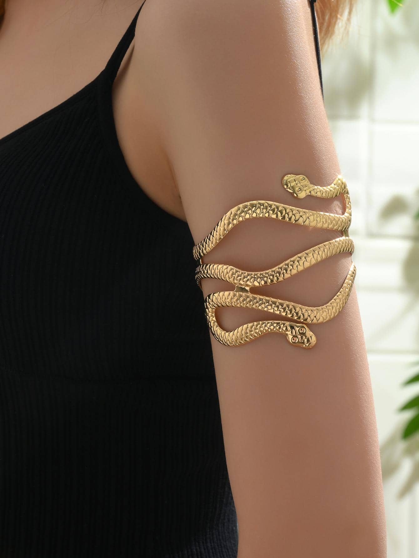 Brazalete con diseño de serpiente cruzado - Amarillo Oro - Ver 1