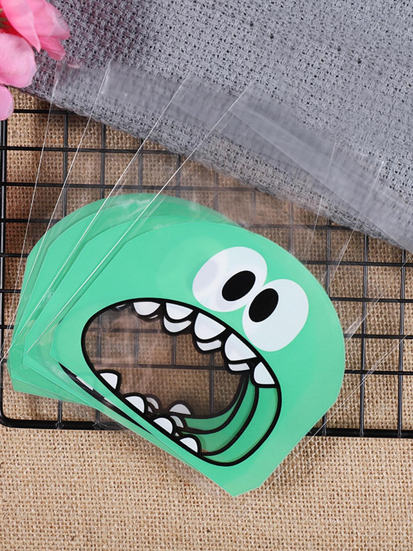 100pcs Plastic Packaging Bag, Cartoon Graphic Wrapping Bag For Home - Green - View 1