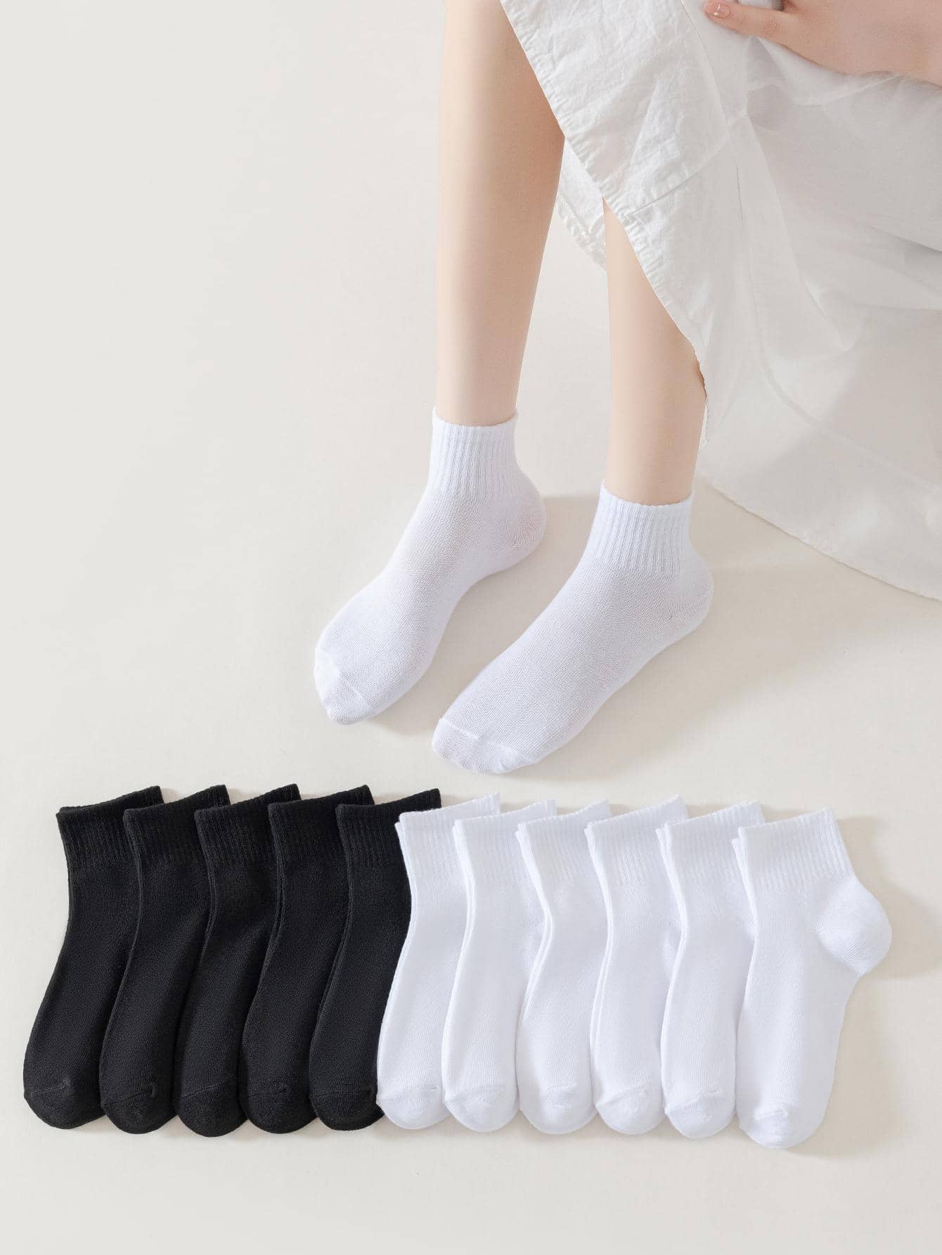 12pairs Women Solid Casual Ankle Socks For Daily Life - Black and White - View 1