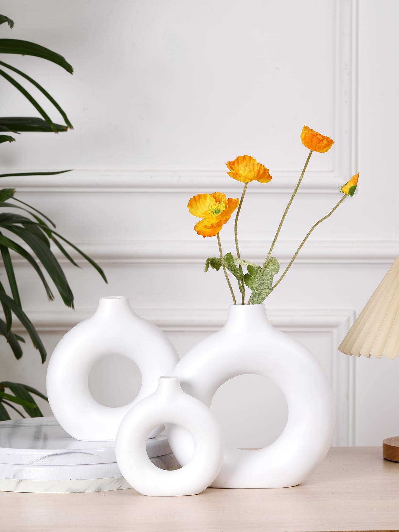 1入組ABS花創意环形素色花卉圖案花瓶裝飾 - 白色 - 查看 1