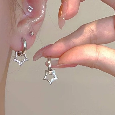 1對時尚不銹鋼星星耳墜適合女士日常裝飾