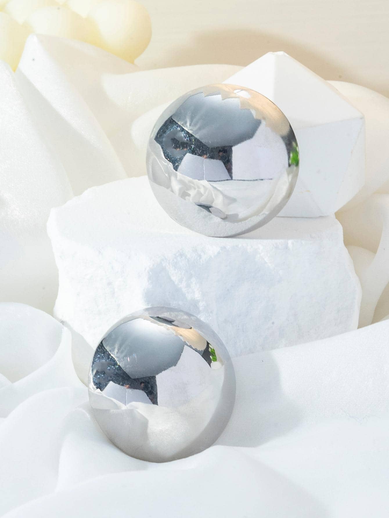 1雙時尚圓形耳釘適合女士日常裝飾 - 銀色 - 查看 1