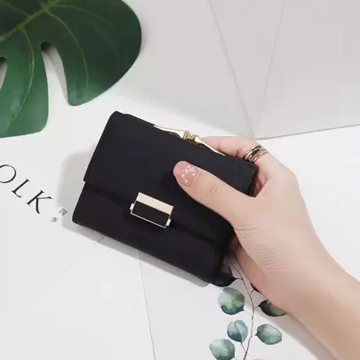 字母浮雕细节折叠轻便便携身份证信用卡简约时尚现代商务周年纪念情人节生日礼物礼物情侣女士女士钱包钱包钱包教师礼物送给女朋友女士礼物礼品袋礼物商务休闲学校用品教师礼物返校女士钱包钱包小钱包