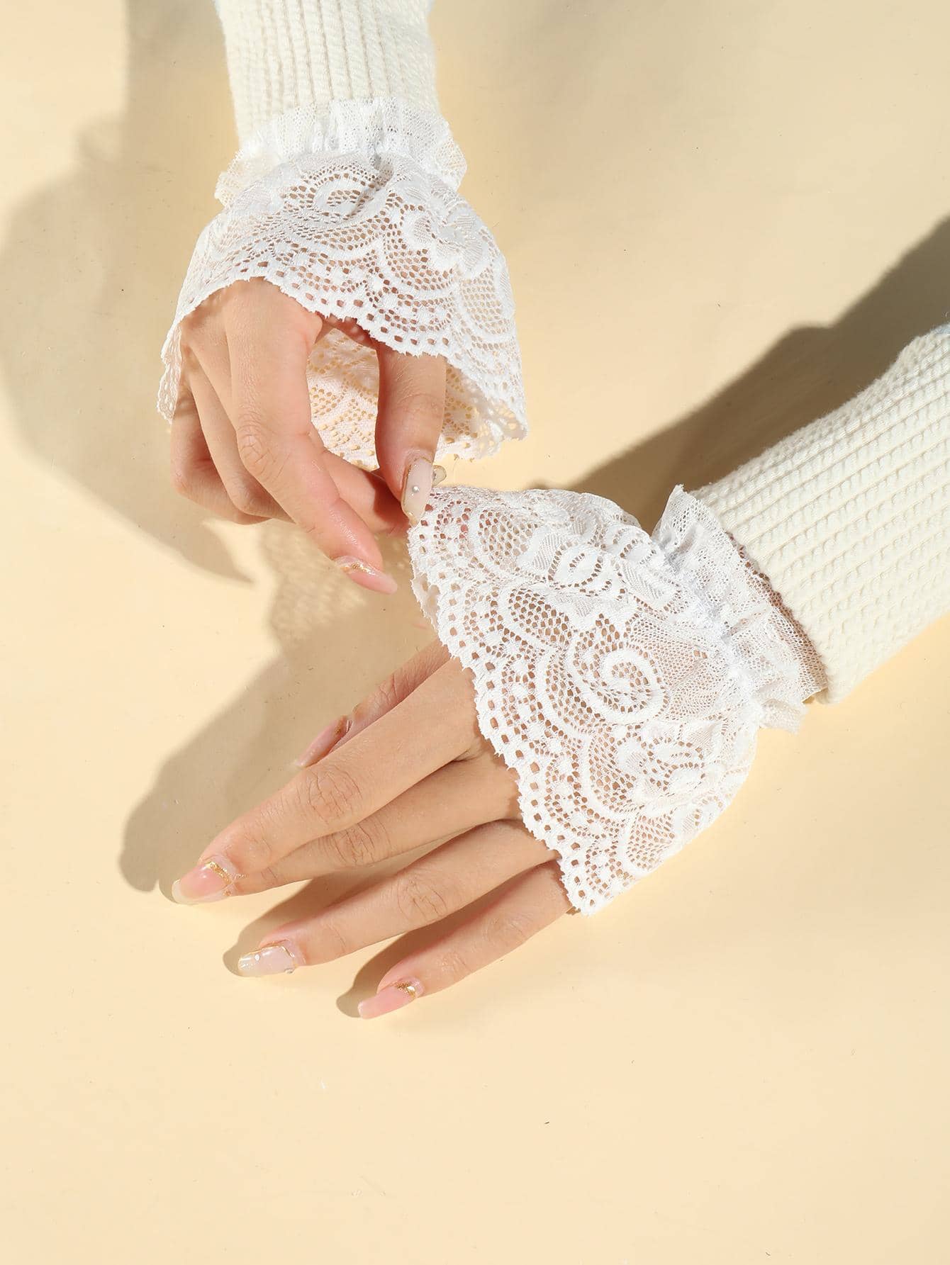 1對女士素色鏤空優雅假袖口適用於日常生活 - 白色 - 查看 1