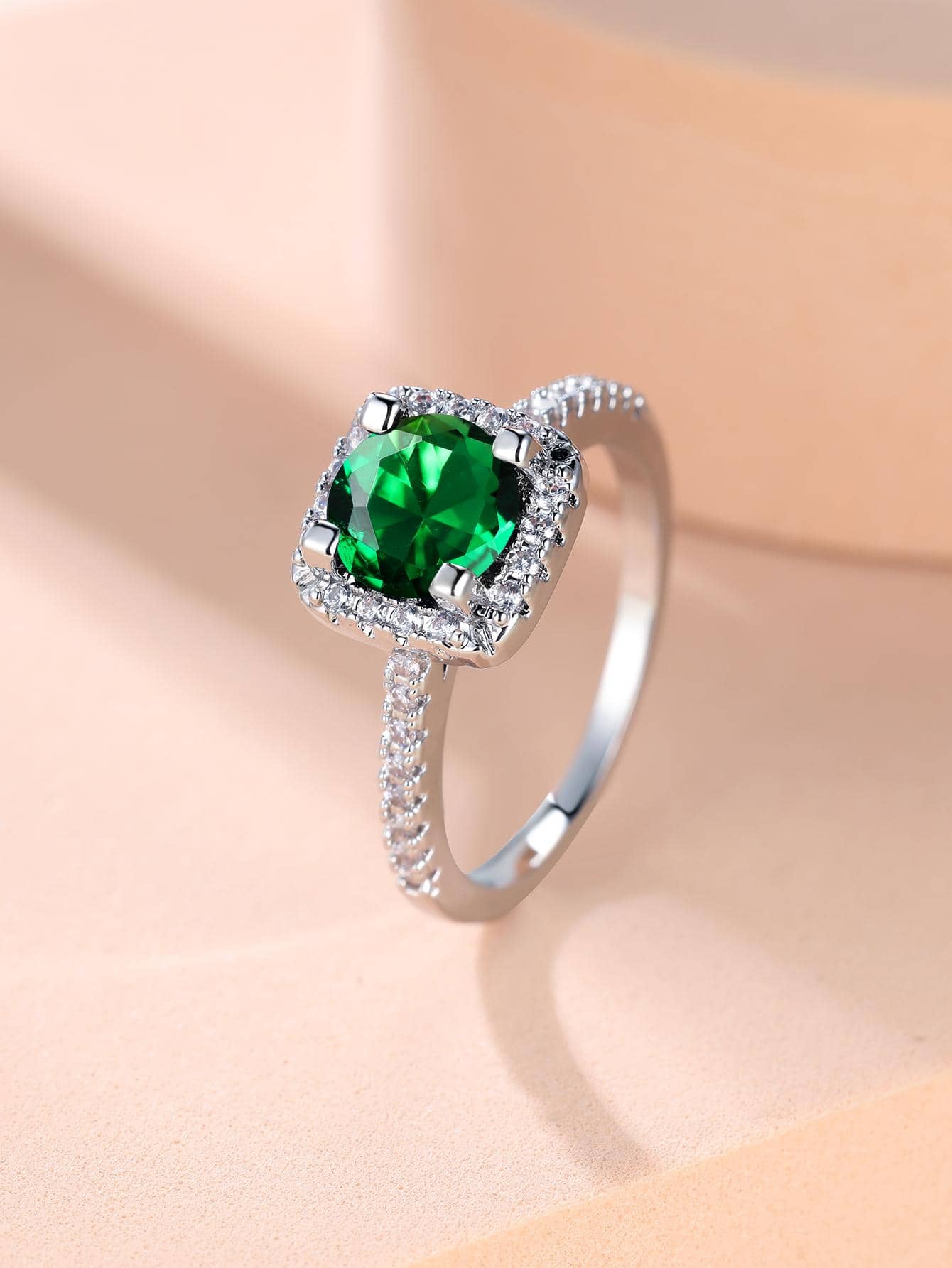 Nhẫn Trang Trí Đá Cubic Zirconia - màu xanh lá - Xem 1