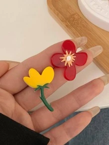 Flower Design Mismatched Stud Earrings - Multicolor - View 4