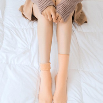 素色毛絨襯裡中筒襪