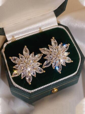 1 par Lyx Överdriven Snöflinga Formad Strassdekor Örhängen med knoppar För kvinnor