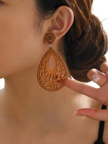 Hollow Out Water Drop Earrings - Brown - View 3