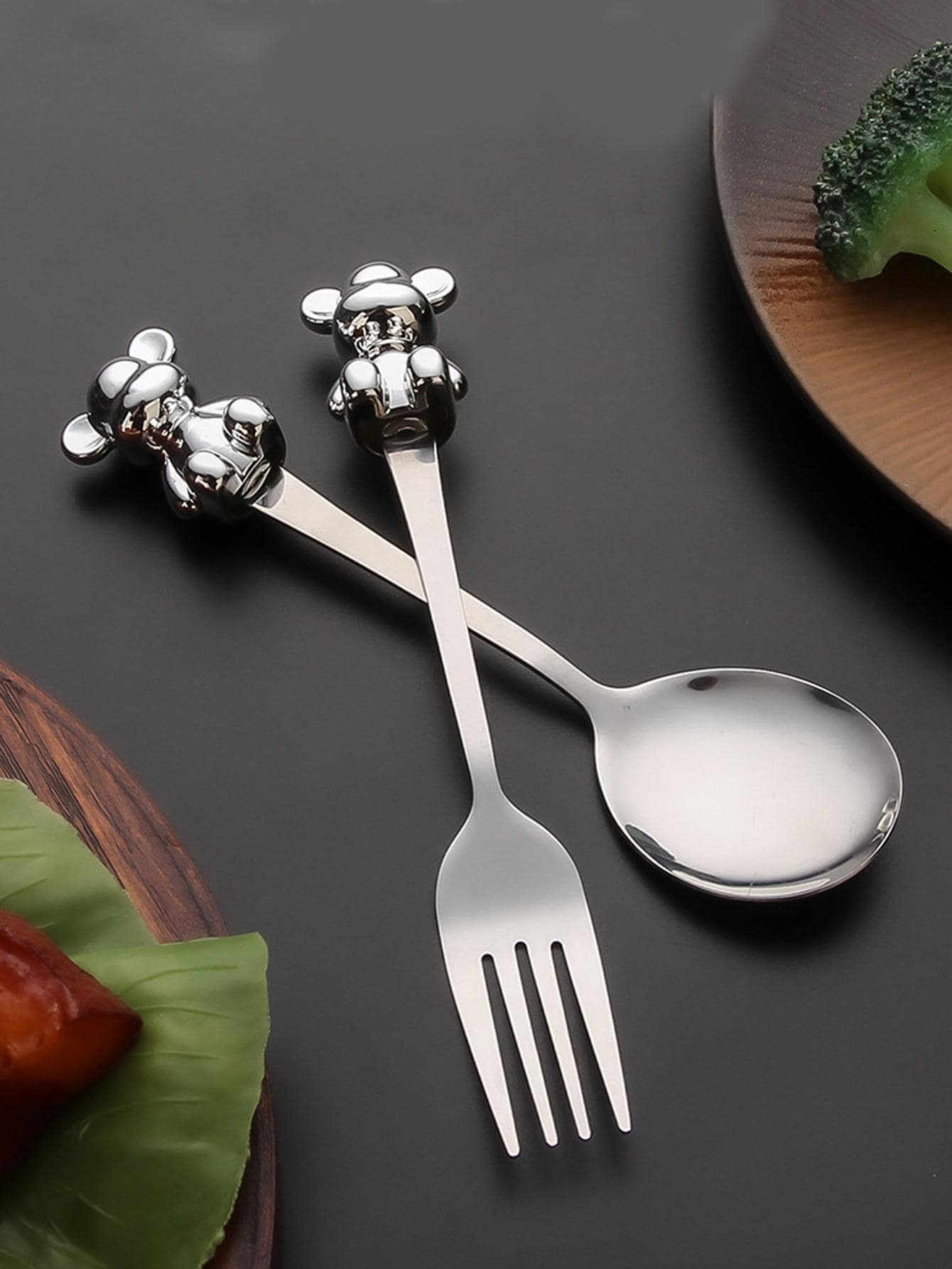 1套不銹鋼叉和湯匙