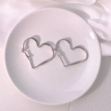 愛心設計耳夾 - 銀色 - 查看 2